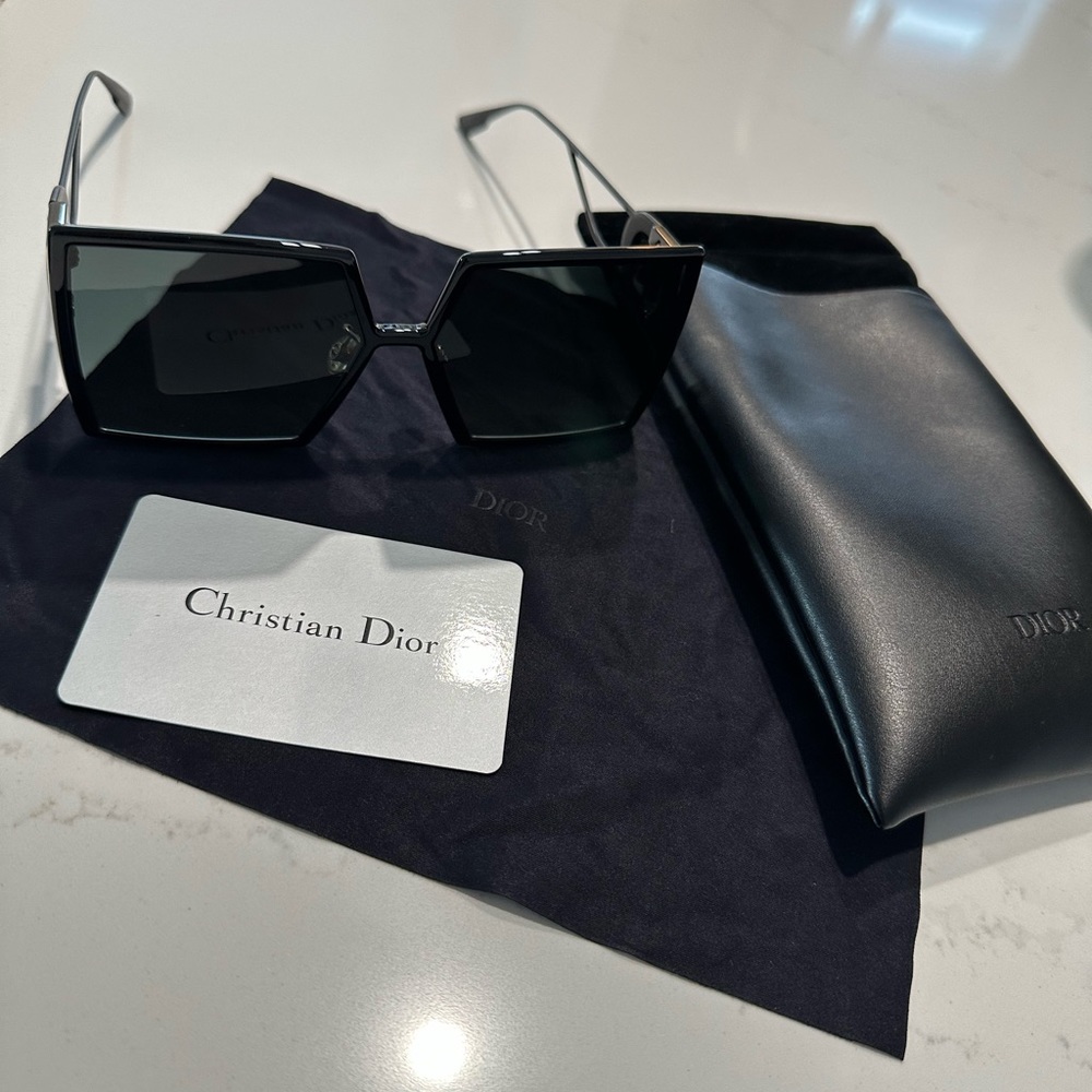 Dior 30Montaigne oversized frame sunglasses